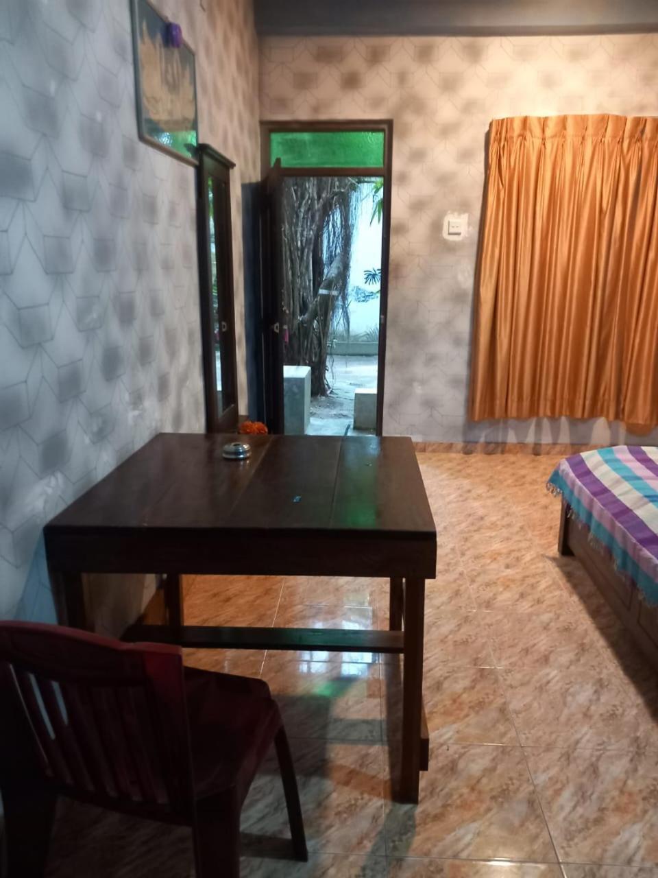 Suninn Hostel And Surf School Weligama Luaran gambar