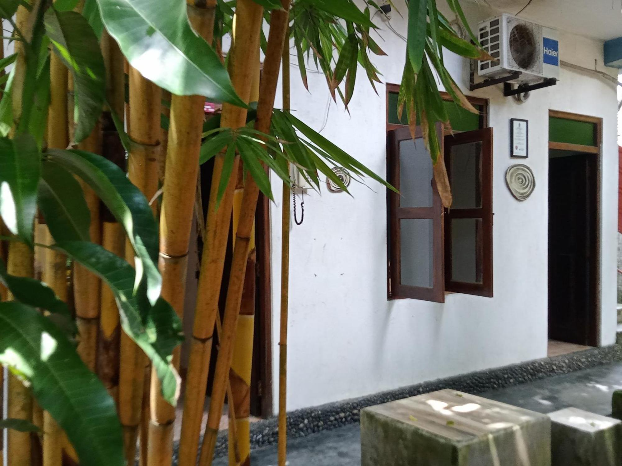 Suninn Hostel And Surf School Weligama Luaran gambar