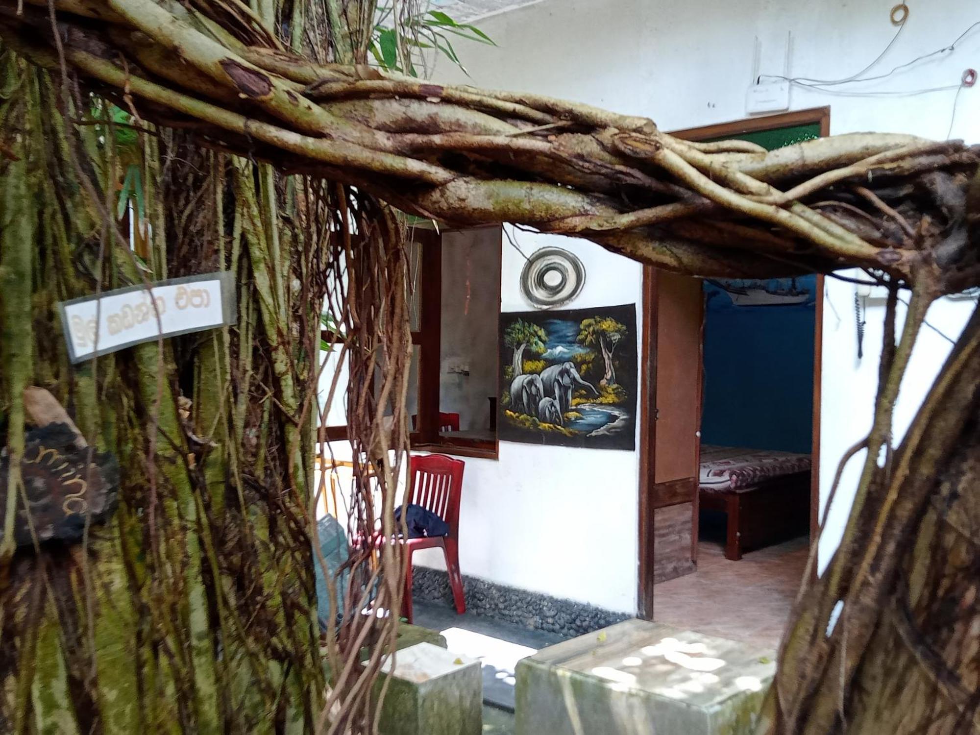 Suninn Hostel And Surf School Weligama Luaran gambar