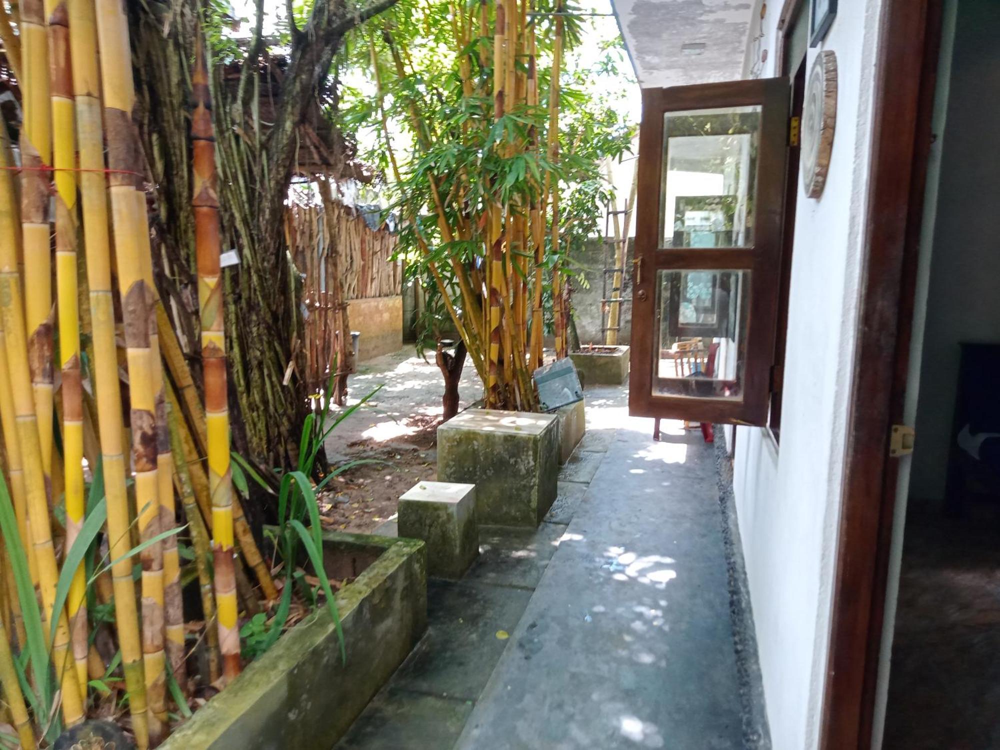 Suninn Hostel And Surf School Weligama Luaran gambar