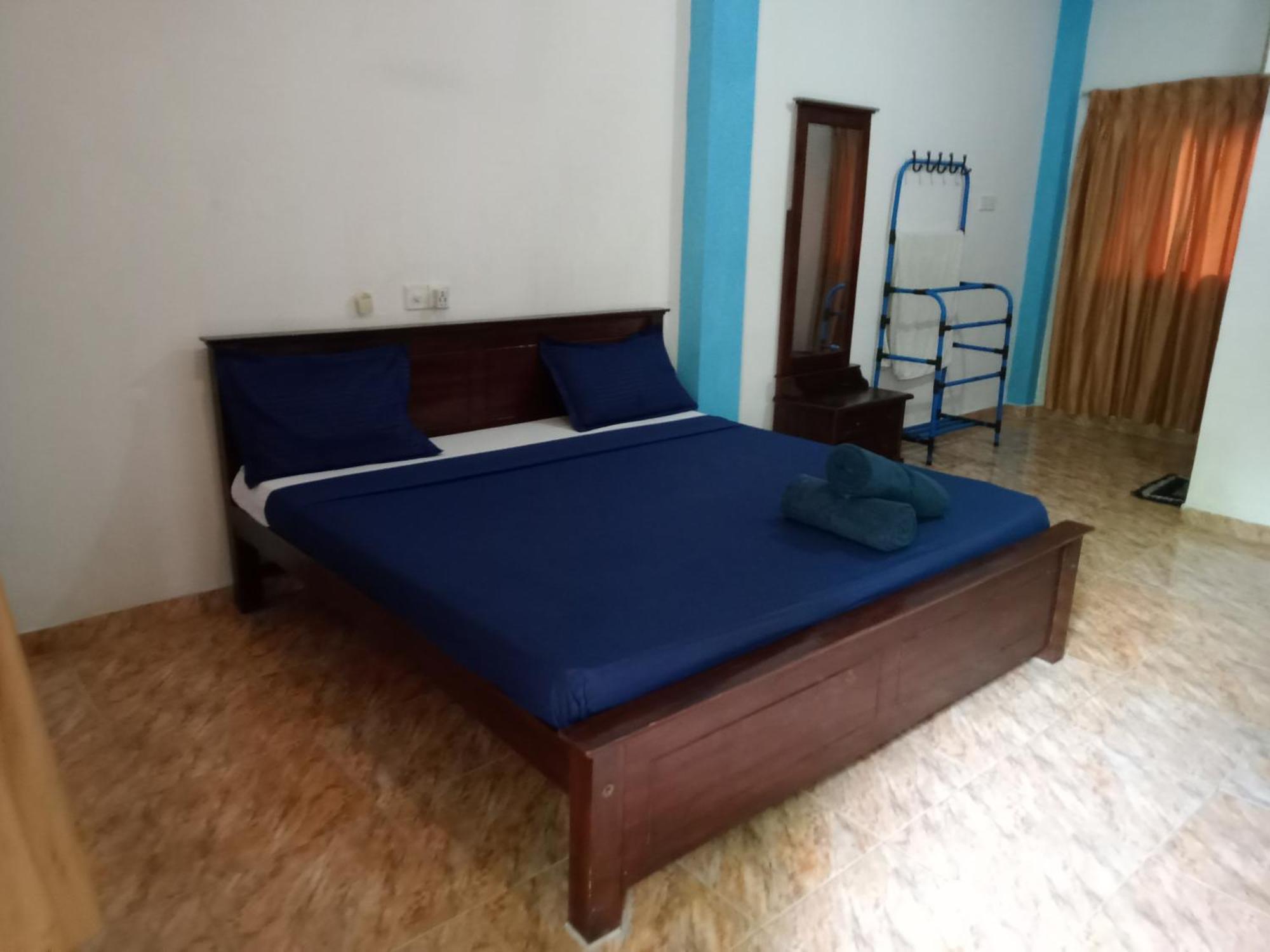 Suninn Hostel And Surf School Weligama Luaran gambar